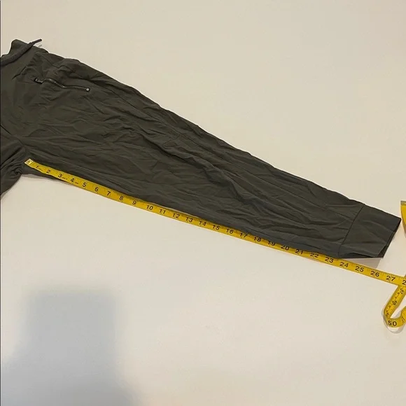 Athleta Drawstring Jogger Pants with Zip Pockets - Picture 5 of 6